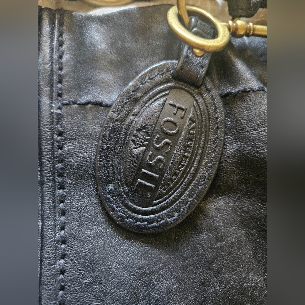 Fossil Winslet Black Leather Shoulder Bag w/ Gold-Toned Rivets - Picture 3 of 5